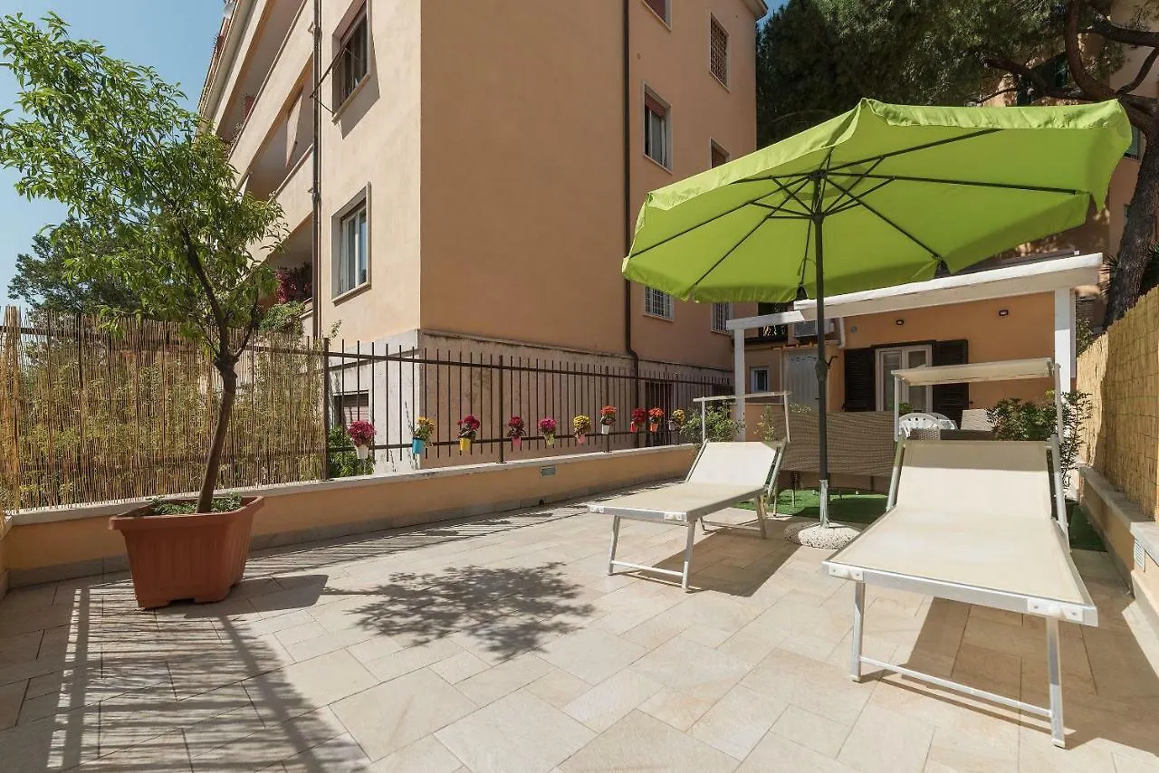 Pyramid Lovely Apartment With Garden ローマ イタリア