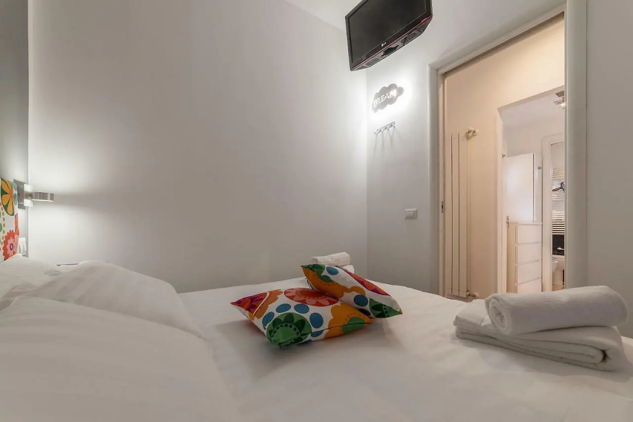 Pyramid Lovely Apartment With Garden Rome Italy