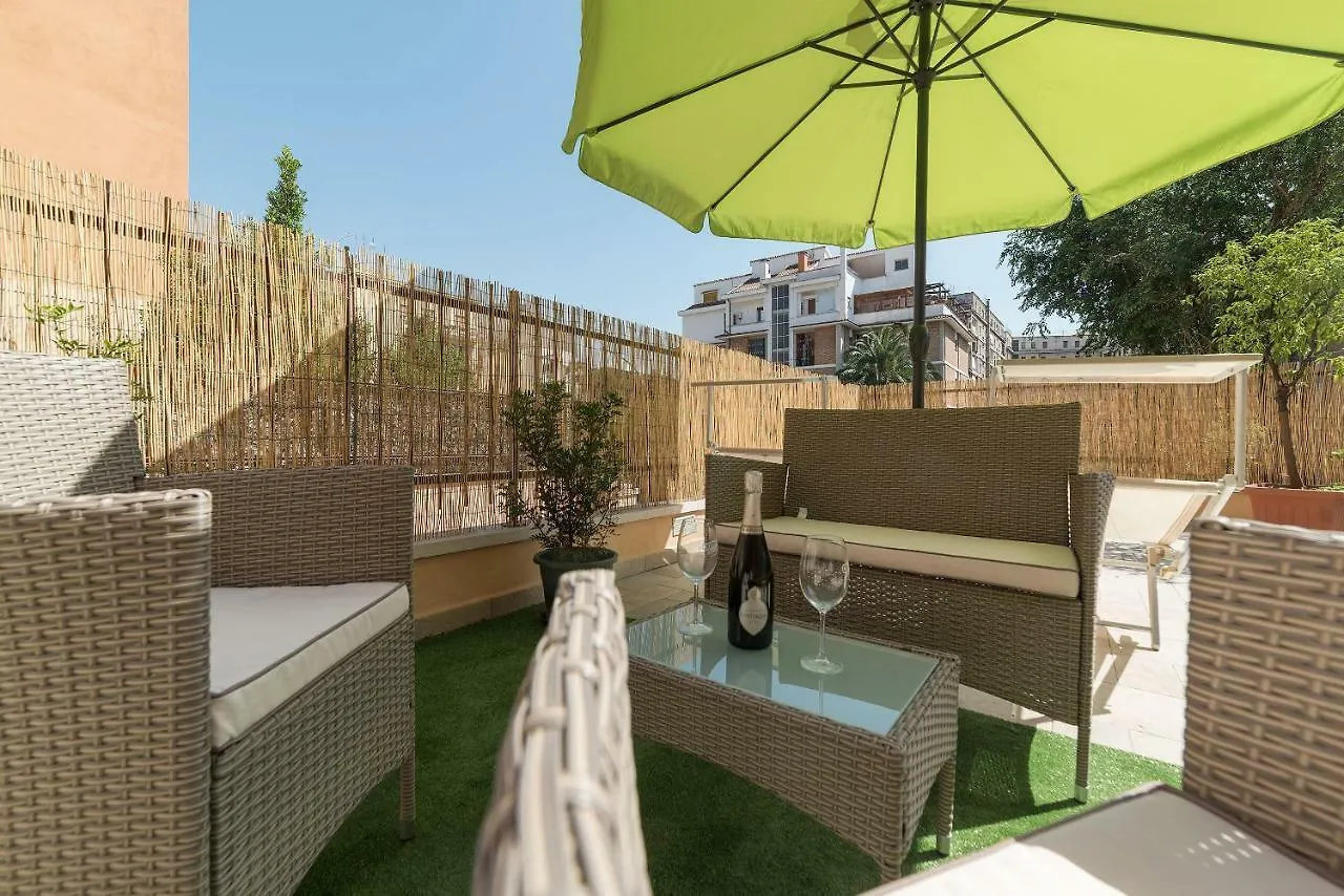 Pyramid Lovely Apartment With Garden Rome